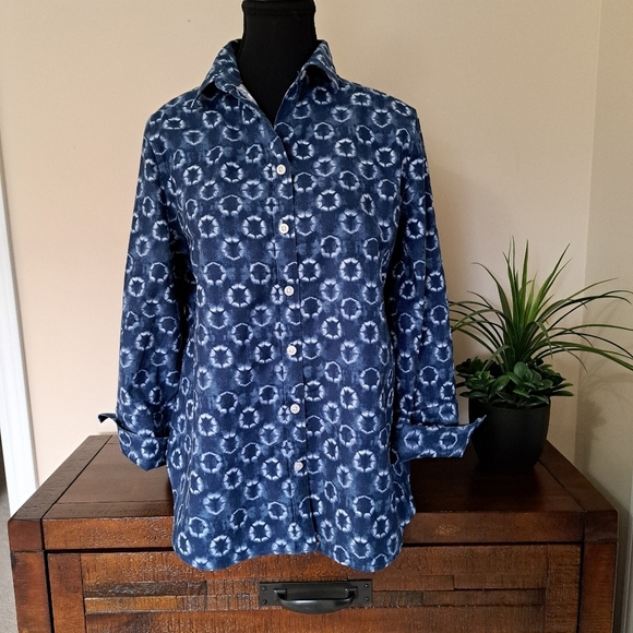 Chico's Blouse Women's Size 8 Chico's Size 1 Blue White Top  Non Iron Button Up - Picture 1 of 13
